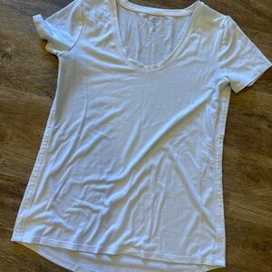Athleta White Scoop Neck Short Sleeve Tee